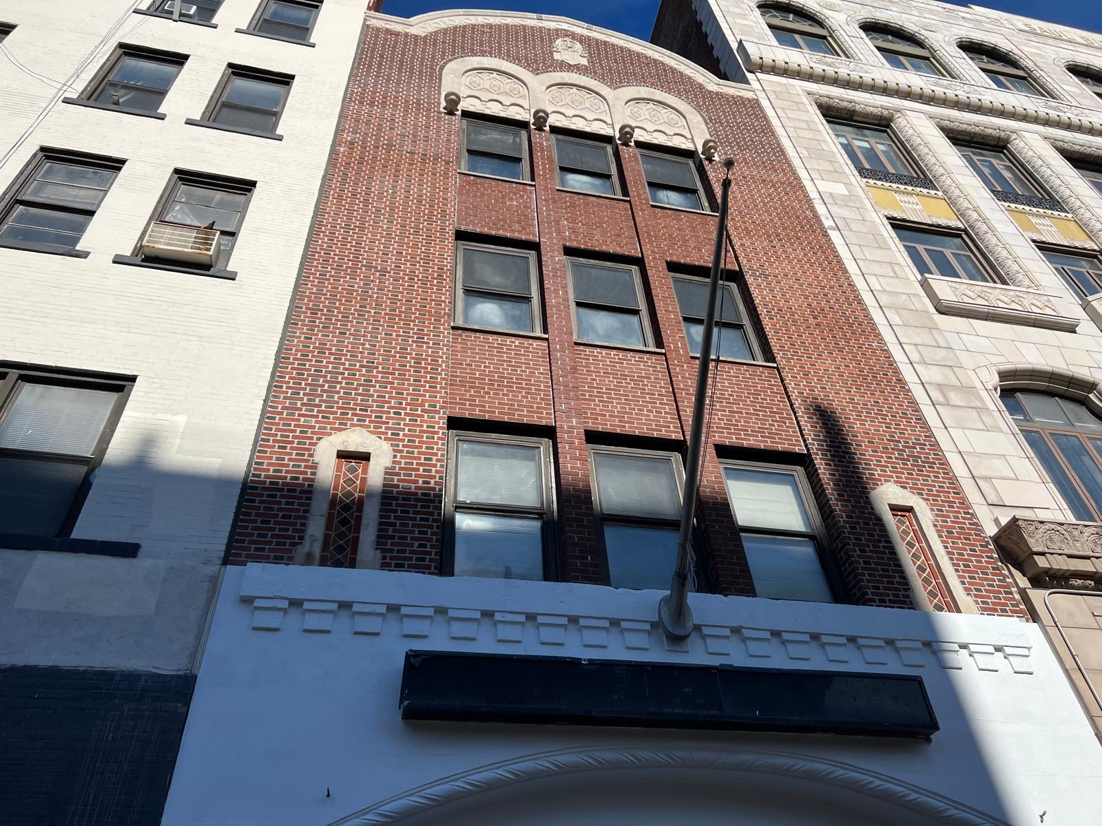 105 2nd Ave